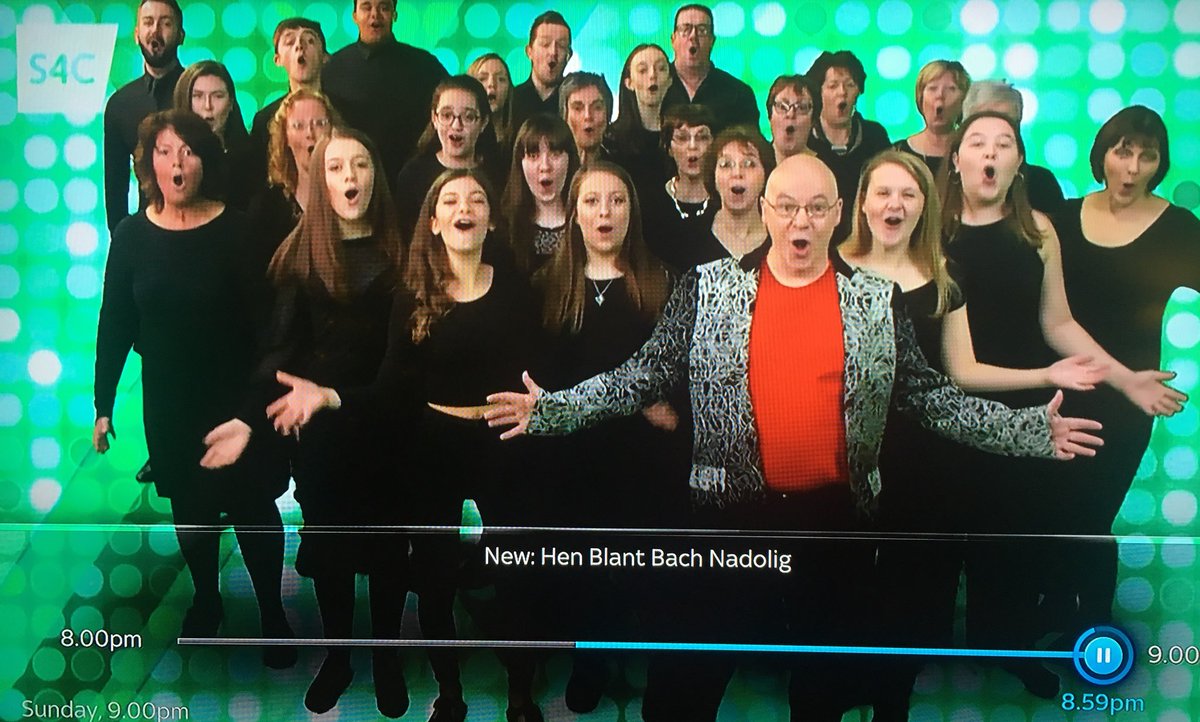 RheonJones's tweet photo. Nos yfory, 10yh ar @S4C, @DimBydTv - dewch i gael gwledd o chwerthin! Tomorrow night 10pm on @S4C, come see what’s going on here! @CorGlanaethwy @Linda_Brown_TBC #RunSbit #S4C x https://t.co/6OkFbQcGvs