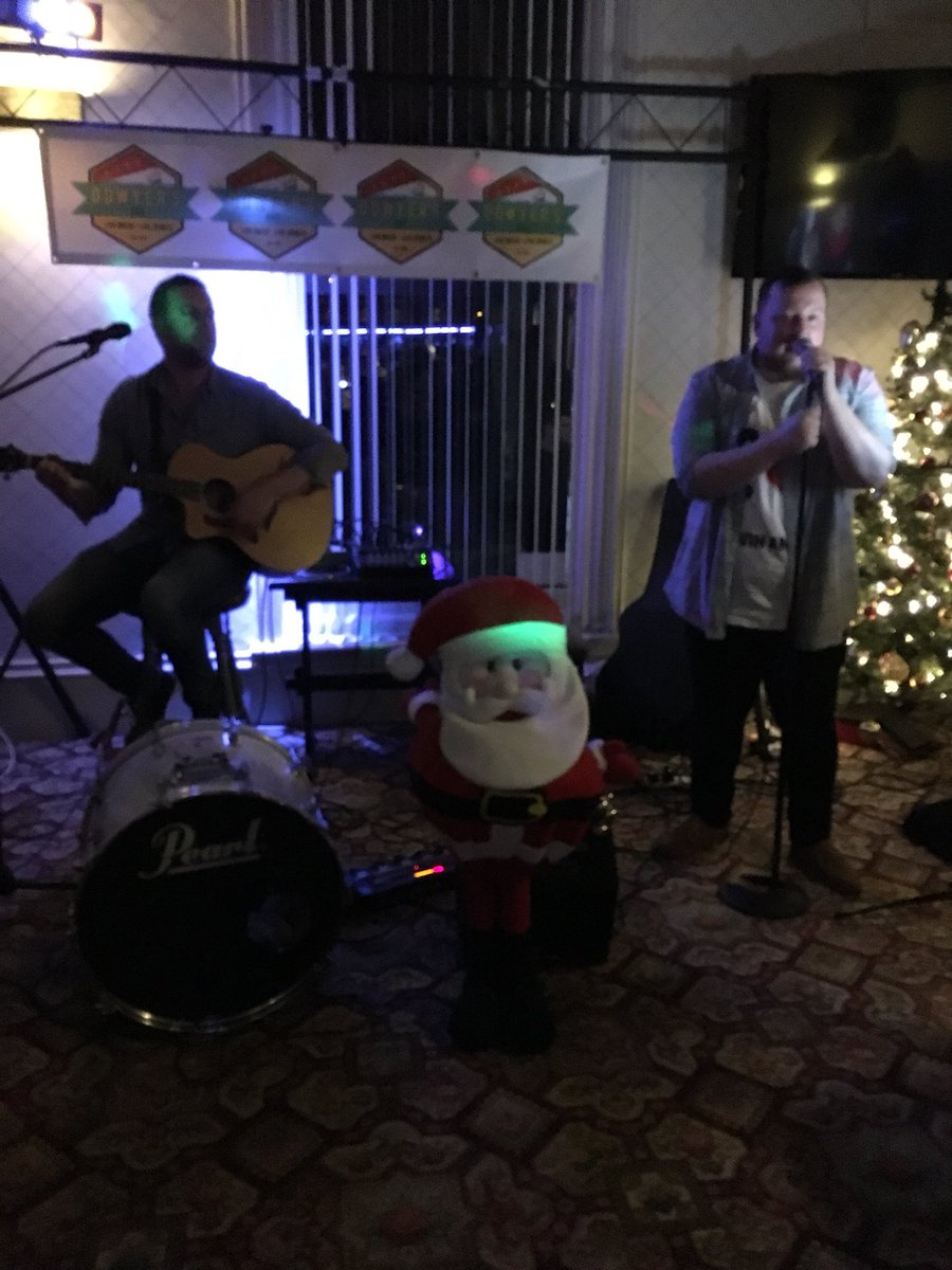 JamesBrandon_'s tweet photo. Christmas Eve.  @NoShenanigans_ https://t.co/9dn78aC0c5