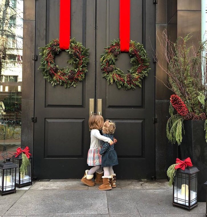BDTavern's tweet photo. Happy holidays to our new and longtime guests, our Washington, D.C. community, our Hyatt family, and to all our online supporters! Sending you love and warm wishes from the nation’s capital. photo: Ona Rose Floral https://t.co/77FfuioZML