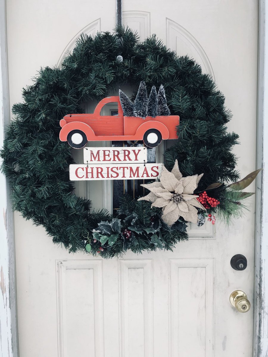 KandyKain8's tweet photo. Remember the reason for the season:
Christ’s birth! 🌟 

Merry Christmas friends! 🌲 
Safe travels this holiday season ❄️ 

                       — Logan &amp; Rebecca https://t.co/AgRGZVBF8w