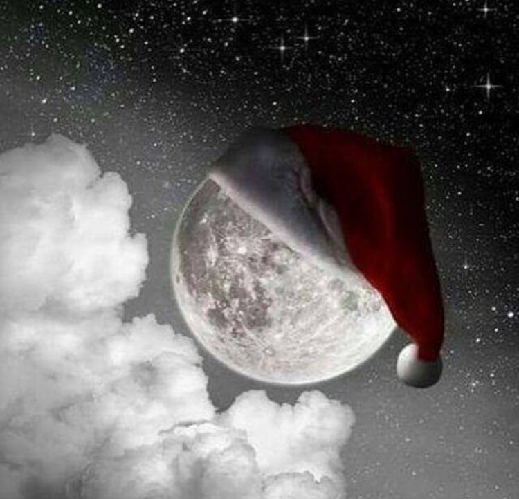 Scar_Stories's tweet photo. Wishing everyone a very Merry Christmas from the Scar Stories Team! Hoping you all have a happy and healthy Christmas❤️Also found this great pic from The Self Esteem Team-sending lots of love to anyone finding things tough at this time of year 😘
#merrychristmas #ayacancer https://t.co/3DklQj3wep