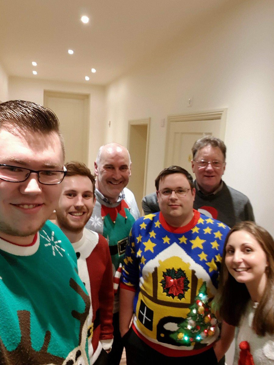 It was the bands last Christmas engagement tonight, at the <a href="/mullioncove/">Mullion Cove Hotel & Spa 〓〓</a> . We would like to wish all our followers a Merry Christmas and happy New Year. See you all in 2018.