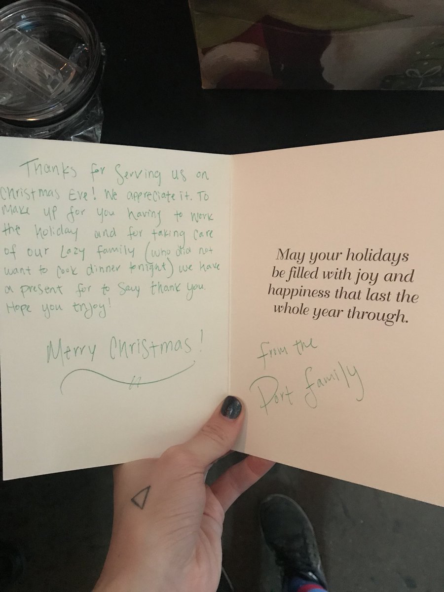 MadisonShangle's tweet image. this is how you treat servers on christmas eve/any holiday😭❤️ nicest table ever 🎄🎄🎄