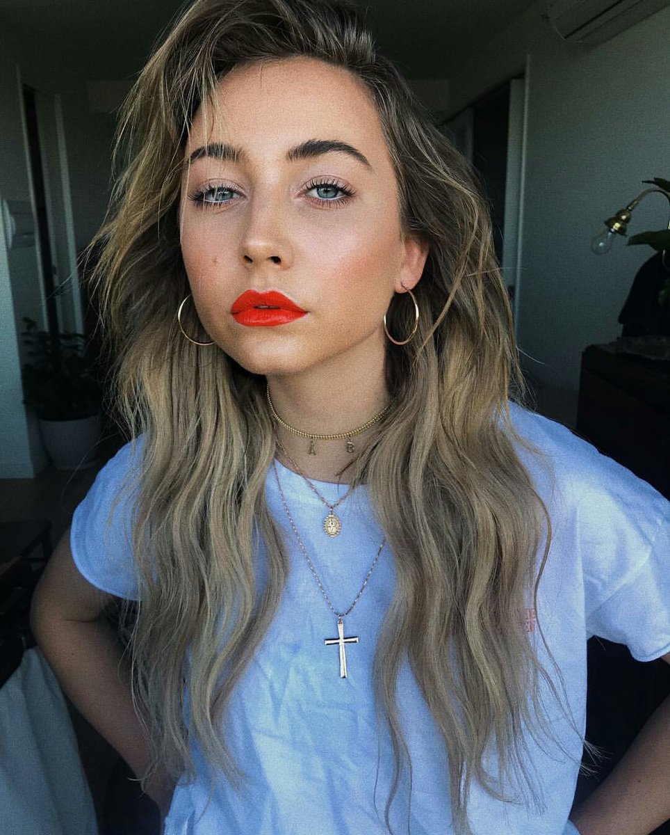 iPiperWillis's tweet photo. I most likely won't be on twitter tomorrow so merry Christmas @mavournee_hazel Hope you have a wonderful day ❄🎁☃ https://t.co/dYaTWuSaMU