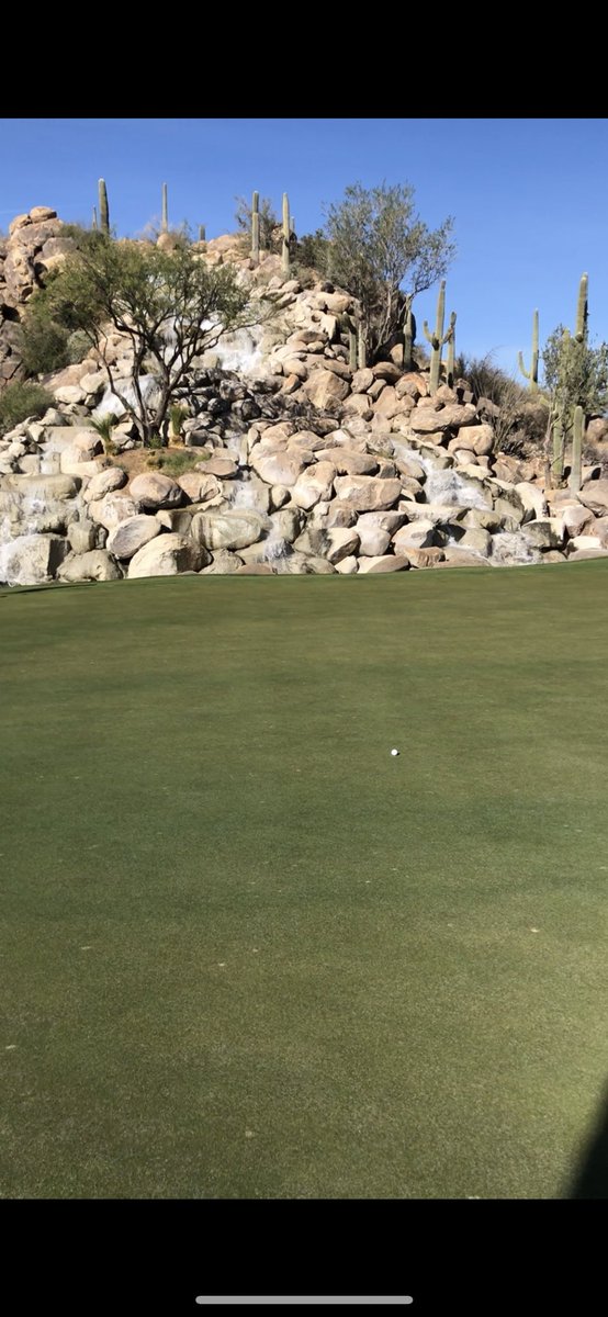 nate_grobstein's tweet photo. Beautiful day golfing today! #ChristmasEve https://t.co/a5KZY5z0sI