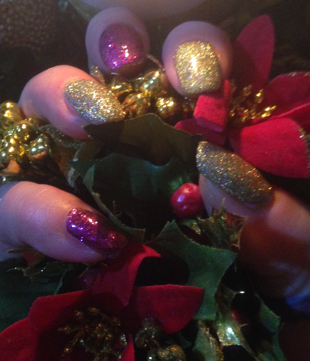 Nails for real girls tweet media