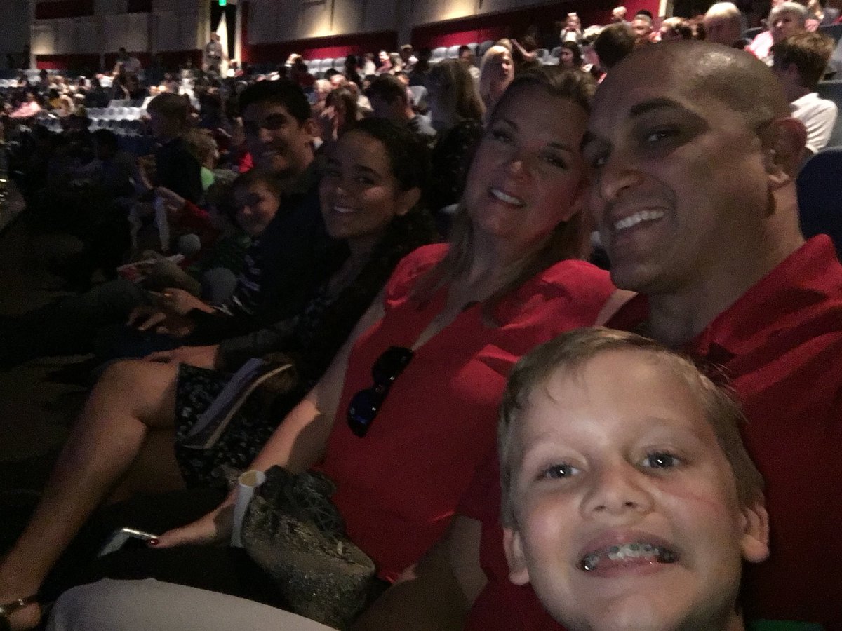 kjbarkley's tweet photo. Christmas with my loves. What a wonderful message! #northlandchristmas https://t.co/nVTt0GKmDB