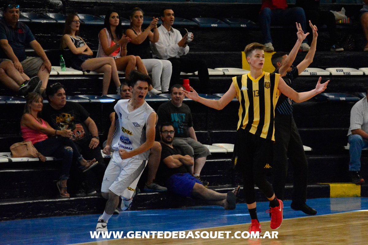 GenteDeBasquet's tweet photo. #GdBKids @InfoAlbo le remontó 13 puntos a @Olimpo_Oficial e igualó las finales de U17B: https://t.co/zteaP9dUjv, por @luchomutti05, @RomiSaldias y @MGGiova.

🎙️Guille Bonzini: "Hay que estar fuertes de la cabeza y ser competitivos porque vamos a ir con todo para ser campeones". https://t.co/JlFiR6UEju