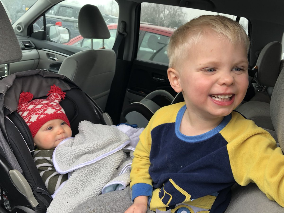 NineintheBox's tweet photo. On the move to @PureMichigan Merry Christmas!! #2roberts&amp;joey #momsworking #roadtrip https://t.co/ojv9BPgxjB