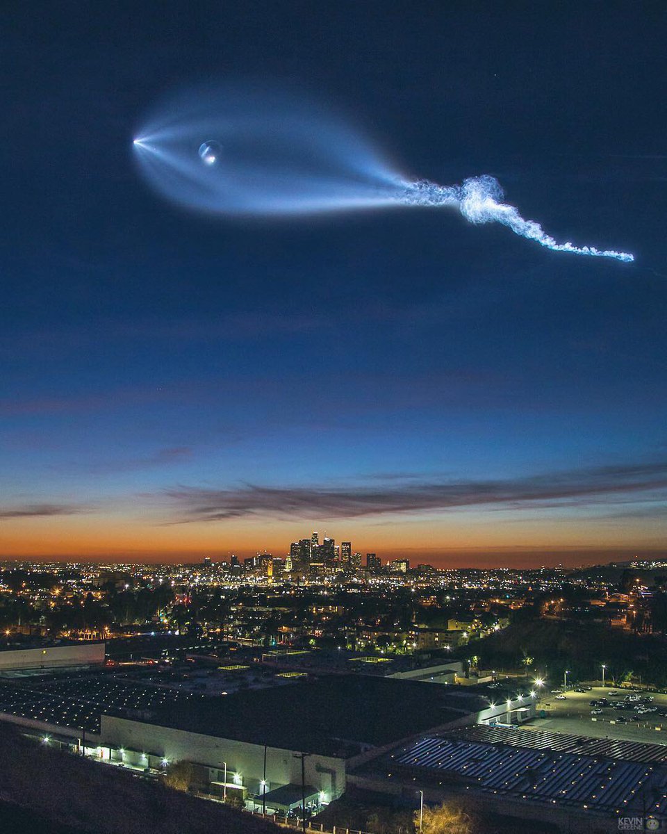 OWSLA's tweet photo. Los Angeles 2017 🚀🛰 @SpaceX https://t.co/4c1V9fnMAG