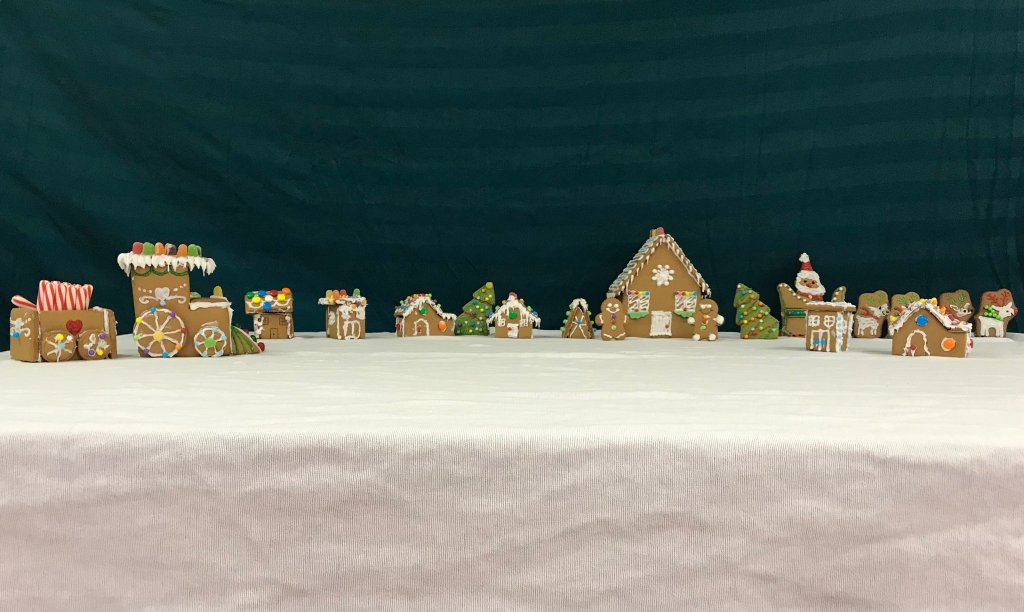 LTCrevolution's tweet photo. Quality of life is very important to us here at Signature, which is why residents enjoyed building and decorating gingerbread houses this #Christmas! #SHCJoy #SHCQOL https://t.co/YXbLePRPzc