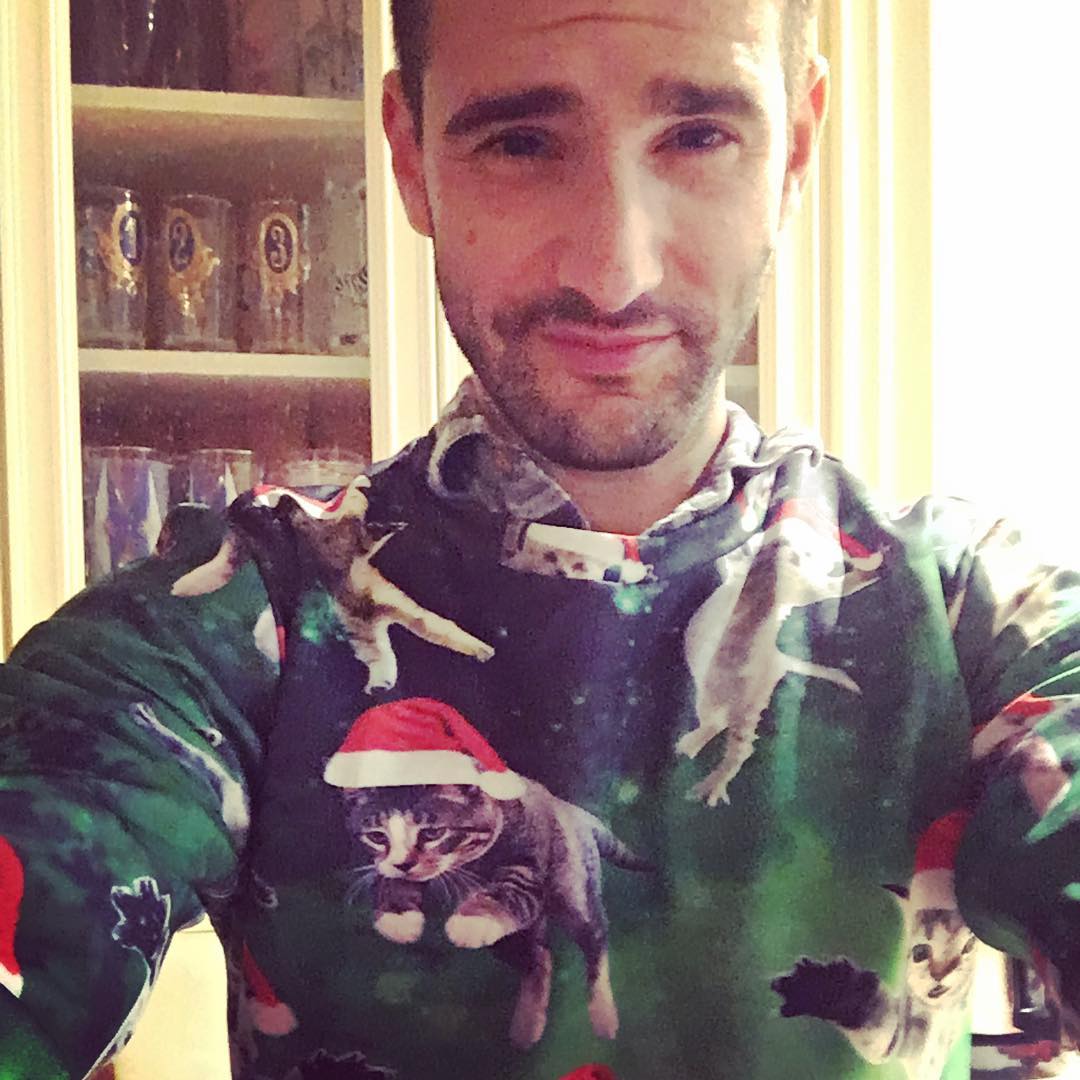 MikeyWax's tweet image. I’m a catman Ski-bi dibby dib yo da dub dub yo da dub dub #happyholidays #uglysweater