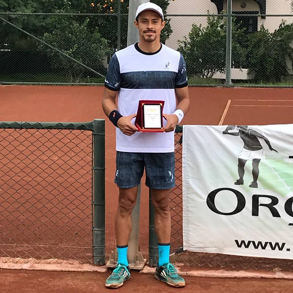 fedecoltenis's tweet photo. En el día de Navidad 🎄, Cristian Rodríguez se llevó el título 🏆 del Futuro de Antalya al vencer a Dante Gennaro 🇦🇷 por 62 62 >> https://t.co/BEP2S8u9l5 https://t.co/J7yu6jgJXn