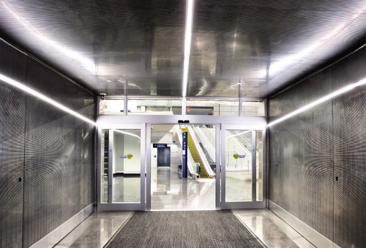 LightWorksKC's tweet image. Wichita Dwight D. Eisenhower National Airport

Architect: @hntbcorp
💡
#lighting #lightworks #lightengineering #engineering #architecturephotography #architecture #dwightdeisenhowerairport #wichita #airport #travel