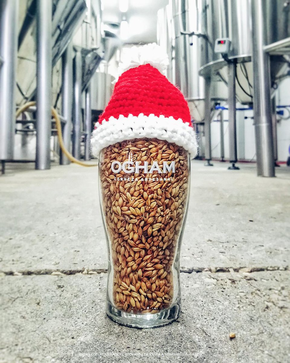 Feliz navidad les deseamos todos los que hacemos #Ogham 🎅🎄💫 #AuténticaCervezaArtesanal #MardelPlata