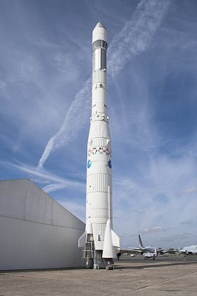 CultureHistoire's tweet photo. Le 24 décembre 1979 eut lieu le lancement de la première fusée Ariane depuis la base de Kourou en Guyane française. Malgré plusieurs échecs les 15 et 23 décembre 1979, elle effectua un vol parfait. https://t.co/YHLZh8wHfb