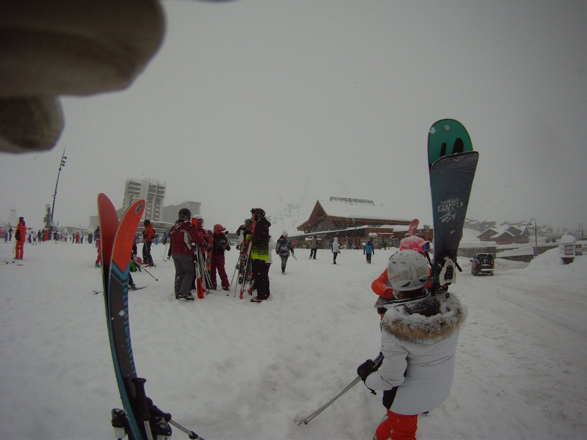 Born2SkiLtd's tweet photo. Merry Christmas to all our Born2ski Customers wishing everyone a great day and a Fantastic Ski Season https://t.co/8sLgOas3gR