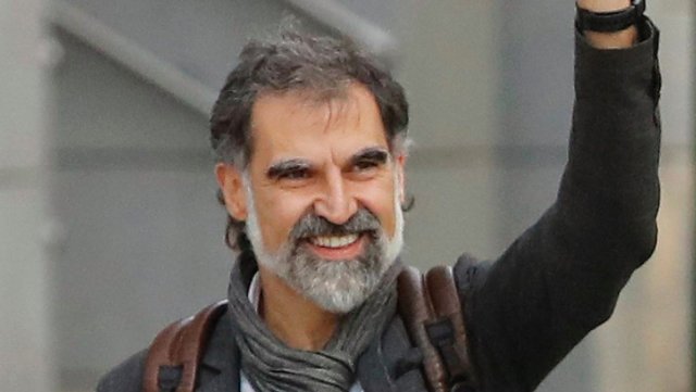 Després d'estar amb <a href="/jcuixart/">Jordi Cuixart</a> a la presó, us transmeto el seu desig d que passeu tots molt bon Nadal. Està esperançat i us demana ben fort q aquests dies aprofiteu per estar amb la família, amb la mínima tristor possible i també amb el màxim d’esperança. Gràcies a tots pel suport