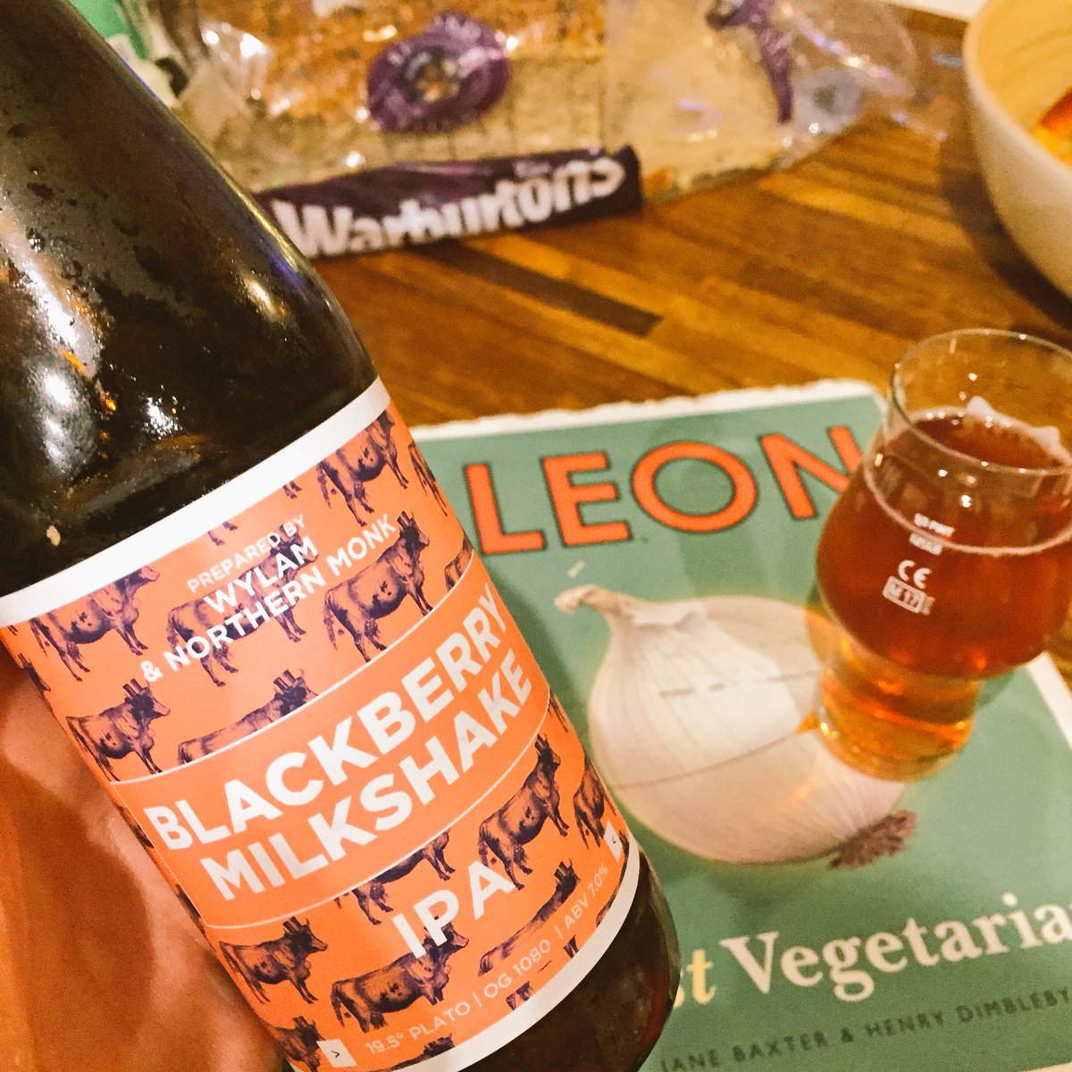 The perfect partner to prep the #christmasdinner ?! Great colour &amp; taste <a href="/wylambrewery/">Wylam Brewery</a> &amp; @NMBCo What’s your beery tradition? <a href="/hughwrites/">Hugh Thomas</a>