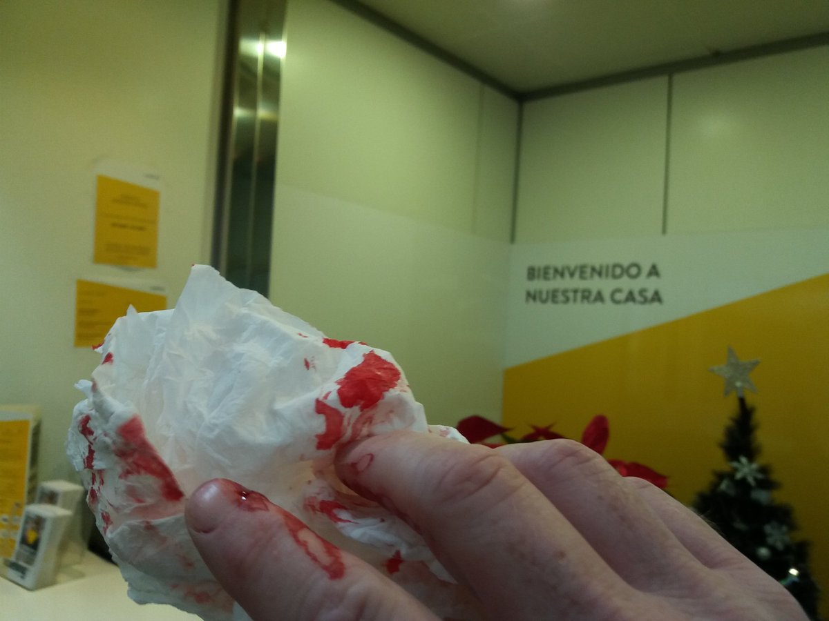 todotaping's tweet photo. @vueling No he recibido ningún correo aún. https://t.co/AYnDz4psR1