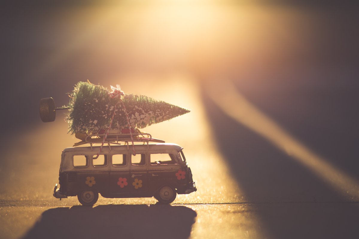 WorthmoreGroup's tweet photo. Merry Christmas!! 

We wish you have a happy, healthy, (&amp; sustainable) holiday from all of us!  

Cheers! 

- The Worthmore Group! 

#HappyHolidays #MerryChristmas https://t.co/dpRhWe28XR