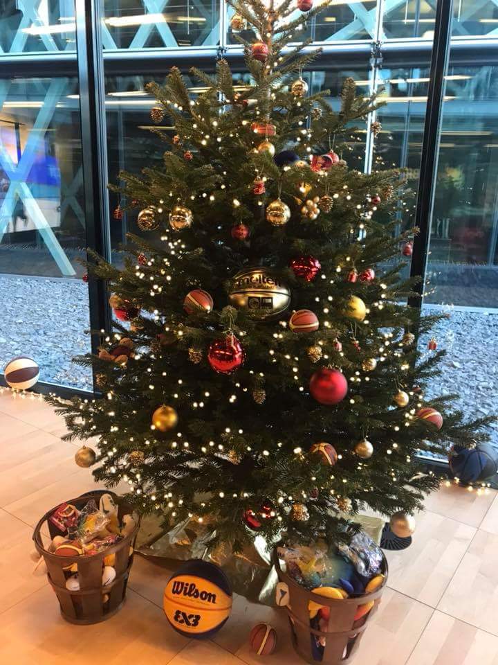 BBall Mag SA (@bballmagsa) on Twitter photo Wishing you a Molten and Wilson kind of Christmas, Happy Holidays Stars !
📷: <a href="/FIBA/">FIBA Basketball</a> Wishing you a Molten and Wilson kind of Christmas, Happy Holidays Stars !
📷: <a href="/FIBA/">FIBA Basketball</a>