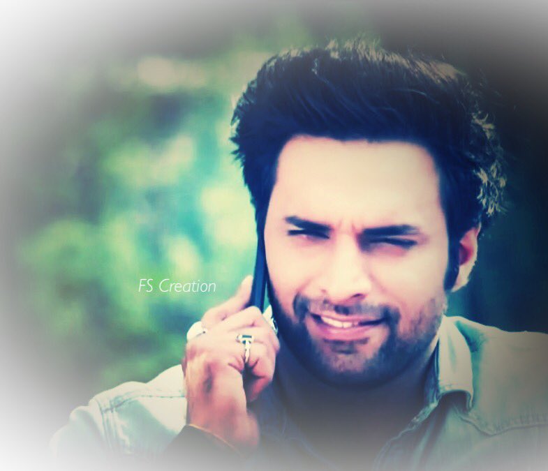 Fattu_93's tweet image. Me : ʄơཞ ƈɧཞıʂɬɱąҳ ı ῳąŋɬ ą ųŋıƈơཞŋ...
 .
Santa : ცɛ ཞɛąƖıʂɬıƈ....
.
Me: ơơƙƙ ı ῳąŋɬ @ShaleenMalhotra .....🙈
.
Santa : What colour do u want ur unicorn....‼️😬😂
 #Sha #OneMasterPiece ❤️💋 #MerryXmas🎄