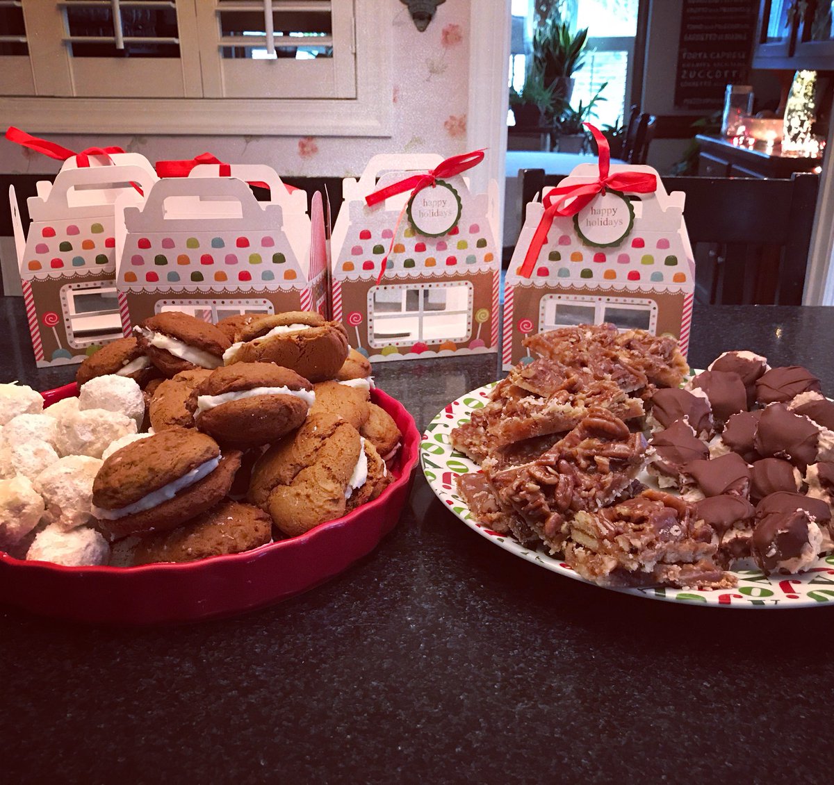 thesmilingcook's tweet photo. I hate baking, but I hope my neighbors enjoy them! 🤣 #cooknotabaker #candoitbutdontloveit #cookies #homemadefood #christmasgoodies🎄🎅 #lotsofrum #cooklandertothestove @cooklander #greatrecipes https://t.co/ql2bGxubXi