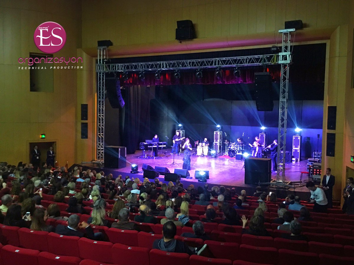 eseventofficial's tweet photo. "Ayşegül Aldinç Konseri🔊🎤"
ES Organizasyon|Technical Production® @AysegulAldinc @selimnamal07 @AysegulAldincfc @kadinlarcicek @kongedkadin #konser #concert #technicalproduction #organization #sound #light #display #stage #event #entertainment #ayşegülaldinç #Production https://t.co/lG9cwWT3A7