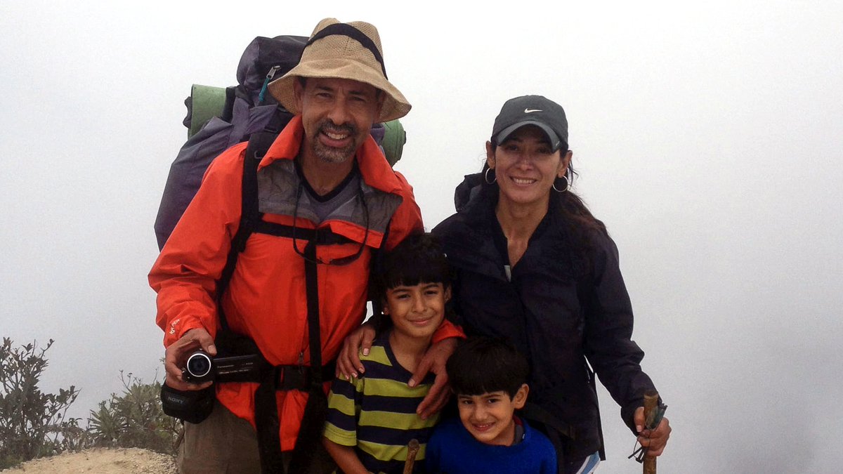 En estos días festivos, así permanecen unidas las familias de #CortosVenezolanos --> 
¡Felices fiestas para todos!

#NiñosQueInspiran