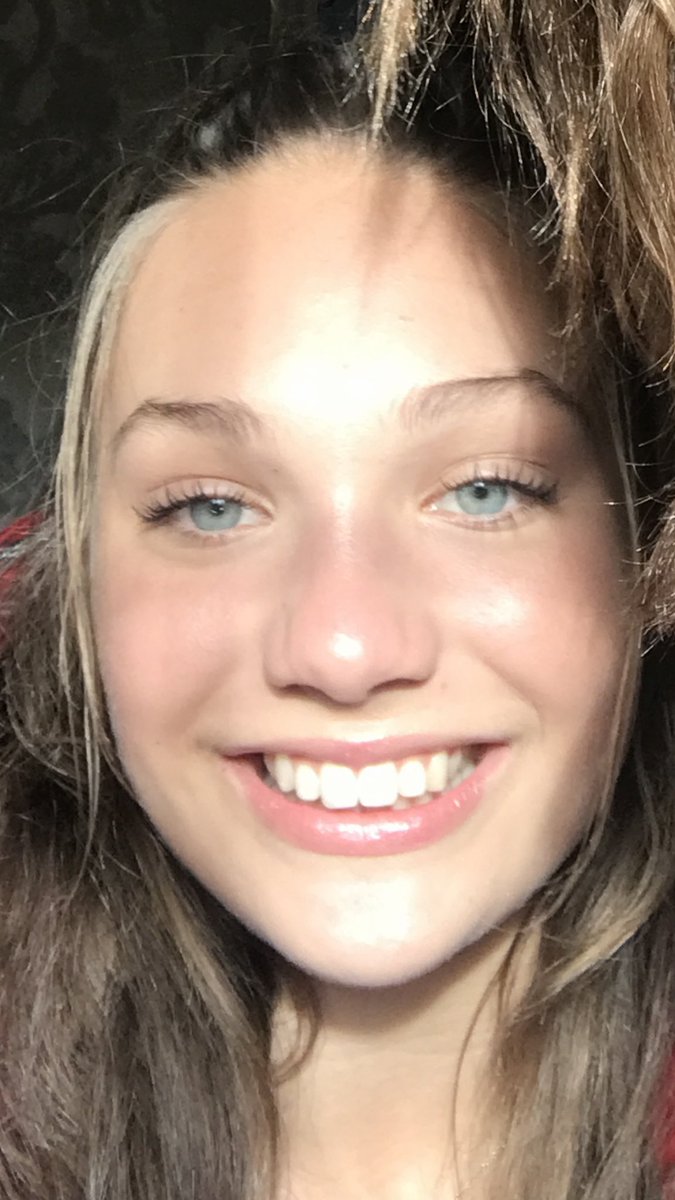 KenzieZ77's tweet photo. when ur bestfriend calls ur crush hot https://t.co/fGHspNPHrA