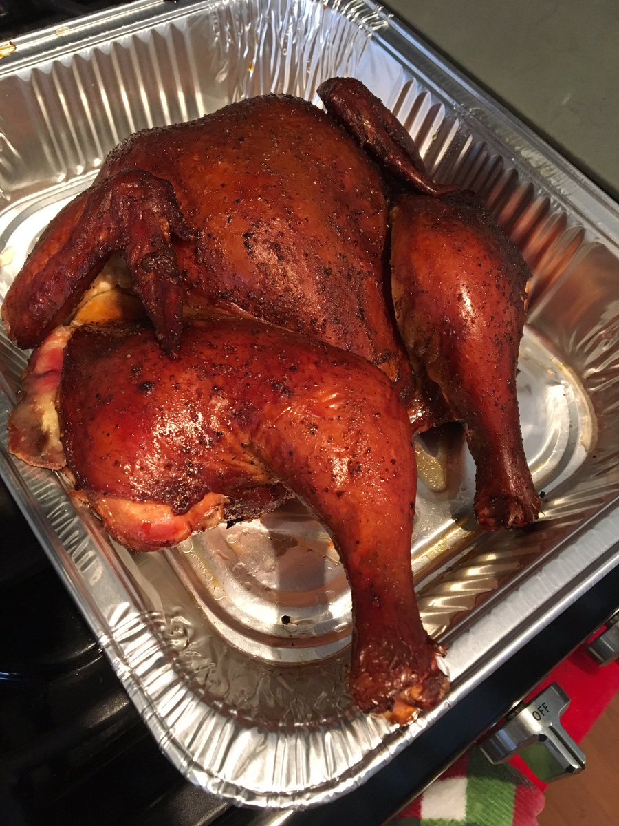 BrewNQ's tweet photo. 4 hr smoke on these chickens. #smokedchicken https://t.co/Jg1DLnli4h