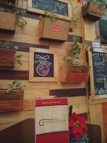 lastablasroma's tweet photo. #FelizNavidad Les deseamos sus amigos de Las Tablas Roma @LaRomaDF  , agradecemos su preferencia y los abrazamos con cariño, a sus órdenes! @CondesaMexico @GastronautaDF #CDMX https://t.co/tSsyXWOj8S