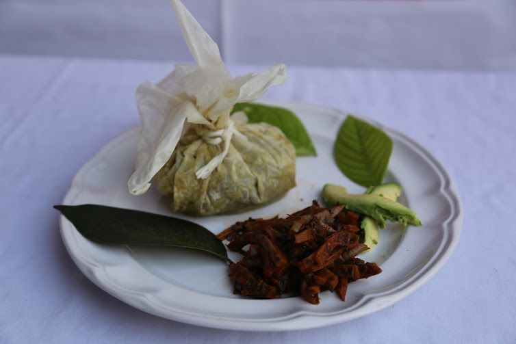 El sazón perfecto, lo conoces tú, pero se logra con más, con más ingredientes de la cocina tradicional, por ejemplo, con hojas aromáticas, chiles y conejo. ¡Participa y comparte tu receta familiar!.
Inscriba su receta en el Concurso de cocina tradicional buff.ly/2D82PH8