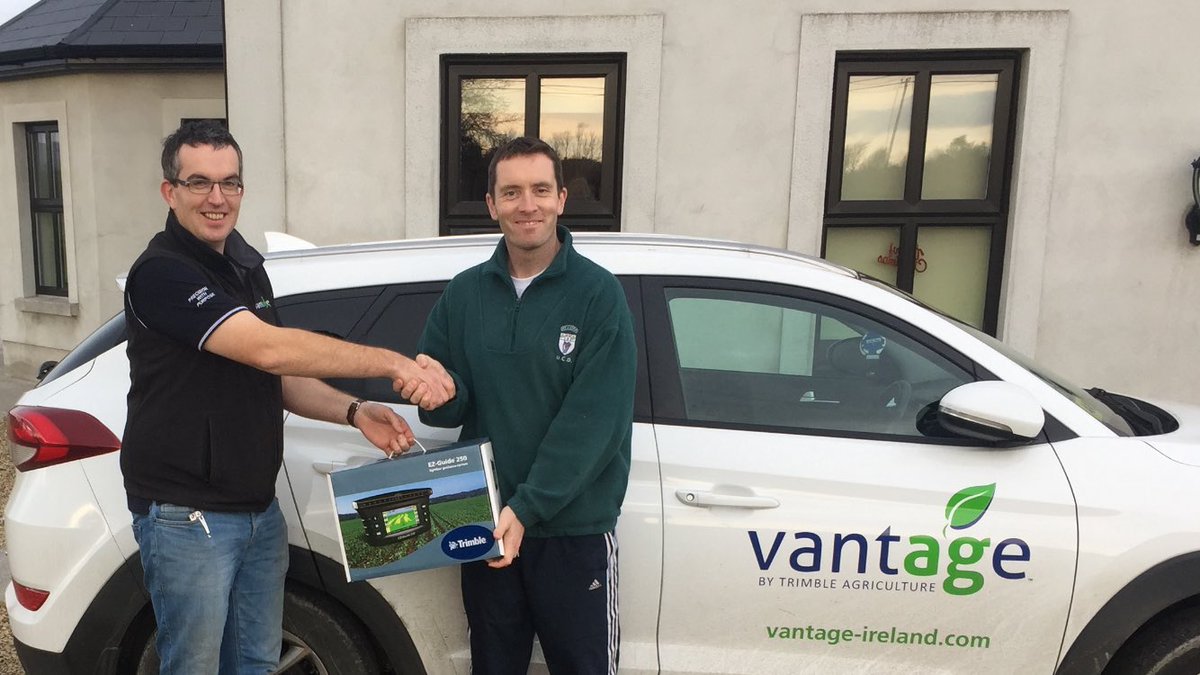 Vantage_Ire's tweet photo. All of us @Vantage_Ire would like to wish you all a very Merry Christmas and a Happy & Peaceful New Year. We delivered the @Trimble_Ag #EZGUIDE250 to our lucky winner today just in time for Christmas. https://t.co/JjCanqNNDT