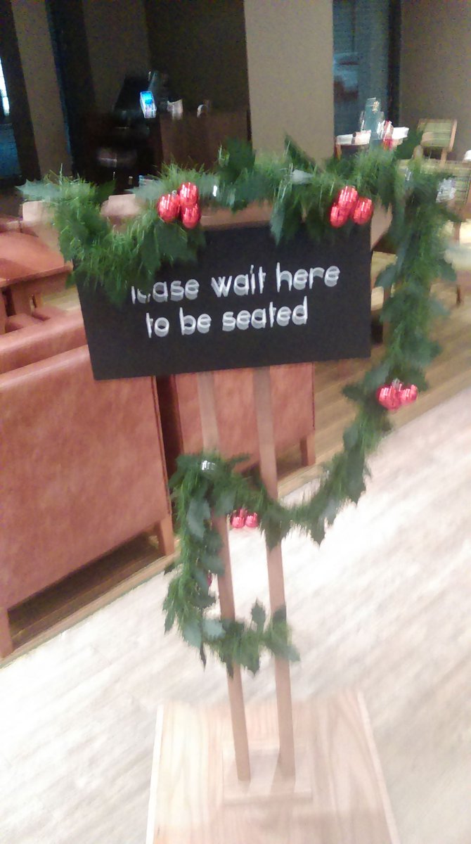 #ChristmasEve #premierinn #festive <a href="/SDEBDD/">simon ewins</a> @J_K_H_A_N @JamesRider_PI <a href="/Bnisbo83/">Ben Nisbet</a> <a href="/PiLondonclapham/">PI Clapham</a>