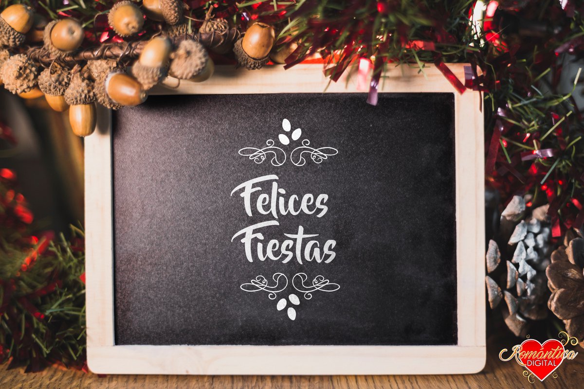RomanticaDigfm's tweet photo. A nombre de DS Radio y Romántica Digital, ¡Les deseamos felices fiestas en compañía de sus familiares y amigos!
#Navidad #RomanticaDigital #Nochebuena https://t.co/I3fjw1jmYy