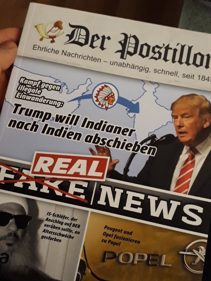 DannyDan1893's tweet photo. Mutter erhält das neue @Der_Postillon Buch:

Sie: "Bring das zurück, ich mag sowas nicht."

Ich: "Schau doch erstmal rein"

*Wirft Blick hinein, schaut kritisch, 
kneift immer enger die Augen zusammen*

*Lacht lauthals* https://t.co/9VHrEJvFPd