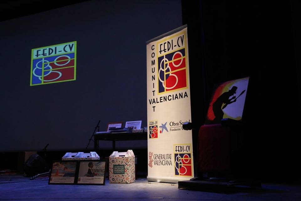 fedi_cv's tweet photo. 💛💛💛 FEDI Comunidad Valenciana DESEA a deportistas, técnicos, clubes, familiares y amig@s unas FELICES FIESTAS y un maravilloso año 2018 repleto de éxitos personales y deportivos 🌲🌲🌲@fedi_cv #FEDICV https://t.co/Q0mKmdLLCc
