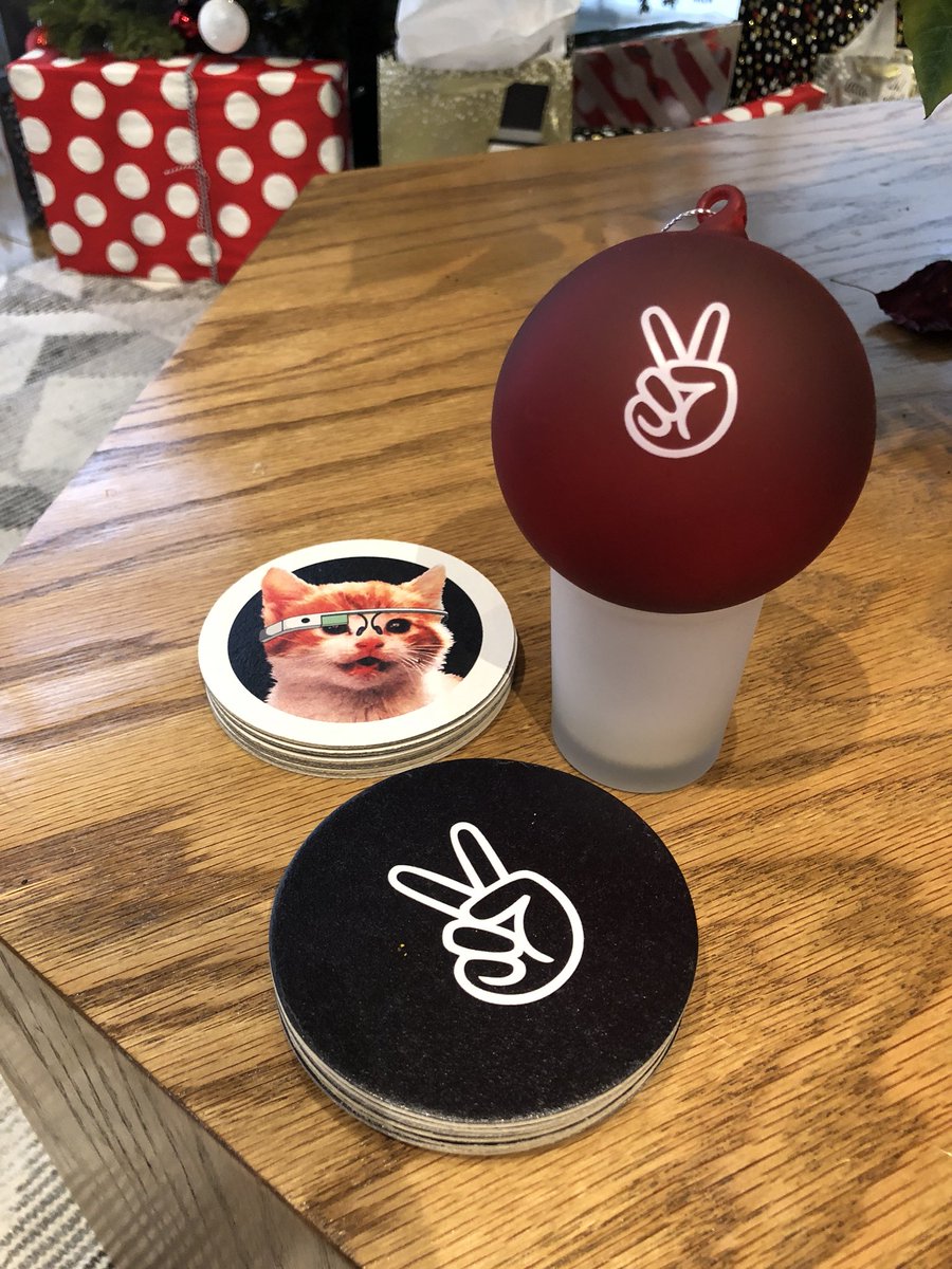 AngelList's tweet photo. 🌲🤗✌️ https://t.co/FeCkcZsmWB