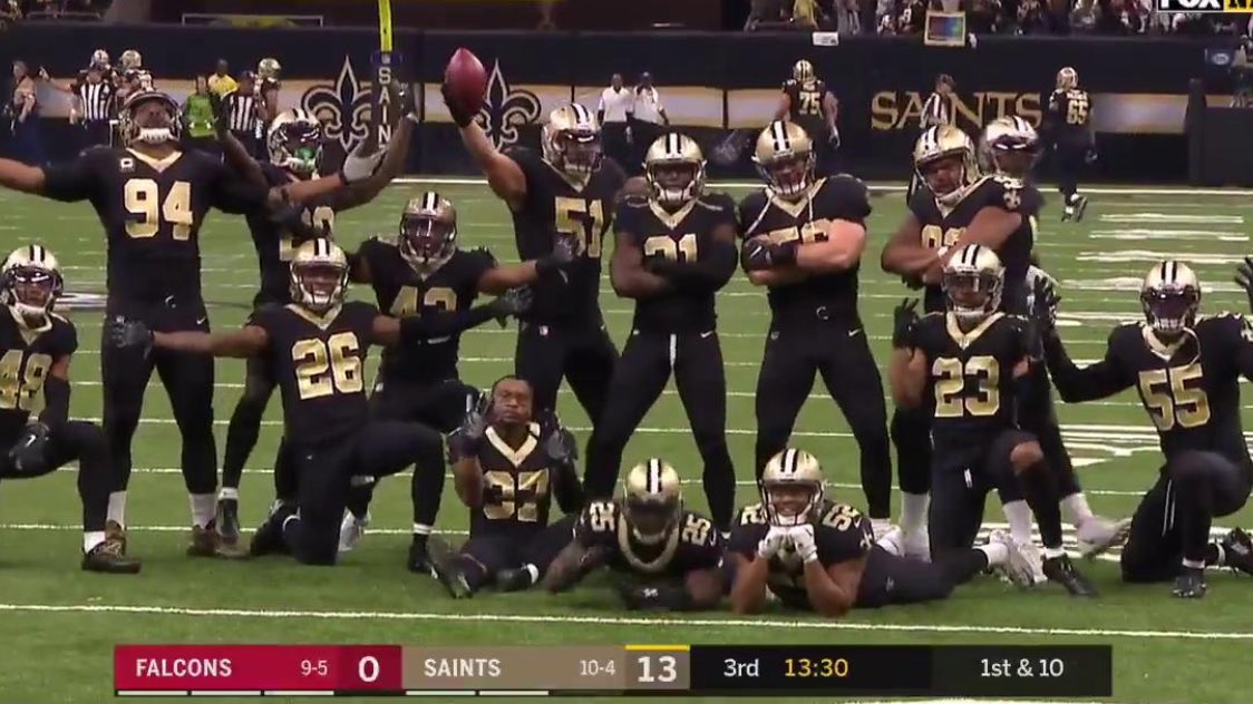 citygalsports's tweet image. Man @C__Robertson cracking me up 😂 #bottomright #Saints #52