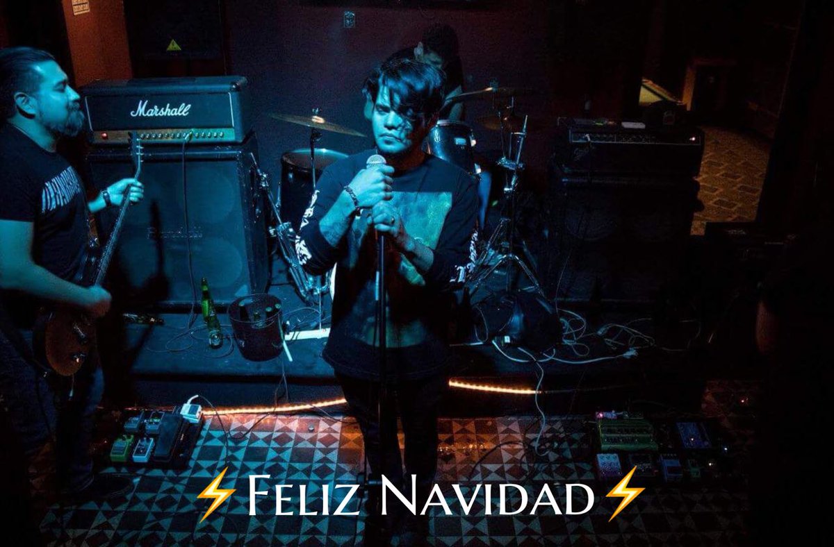 kyiorock's tweet photo. Amigos, de parte de la familia #KillYourselfInOthers, queremos desearles #FelizNavidad, que la pasen excelente en compañía de su familia y seres queridos.
Agradecemos el apoyo que nos han dado.
Los queremos mucho. 🖤🖤🖤 https://t.co/16xDfkTJjH