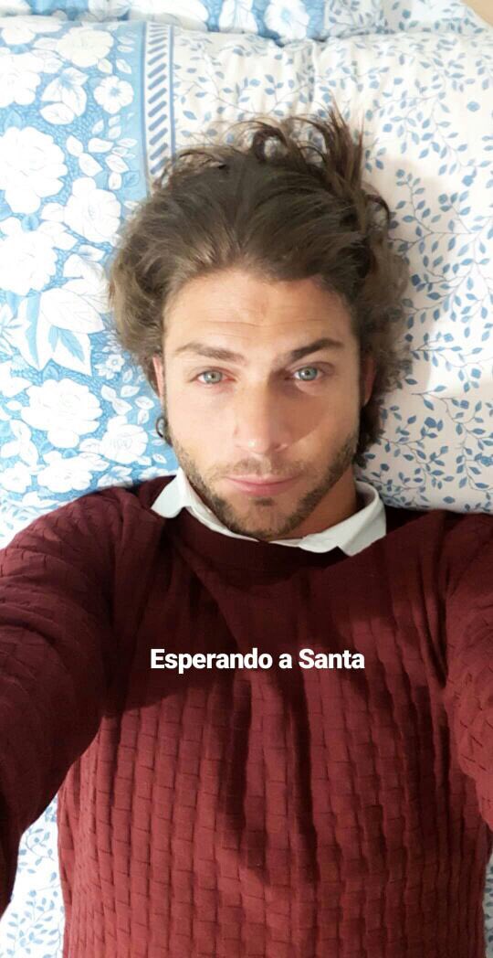 PancheriFans's tweet photo. Que Santa te traiga muchos regalos, pero sobretodo mucho amor, paz, y bienestar para ti y los tuyos #FelizNavidad #HoracioPancheri #ElMasLindo @PancheriHoracio 🎄❤️😘 https://t.co/pua13gUDbo