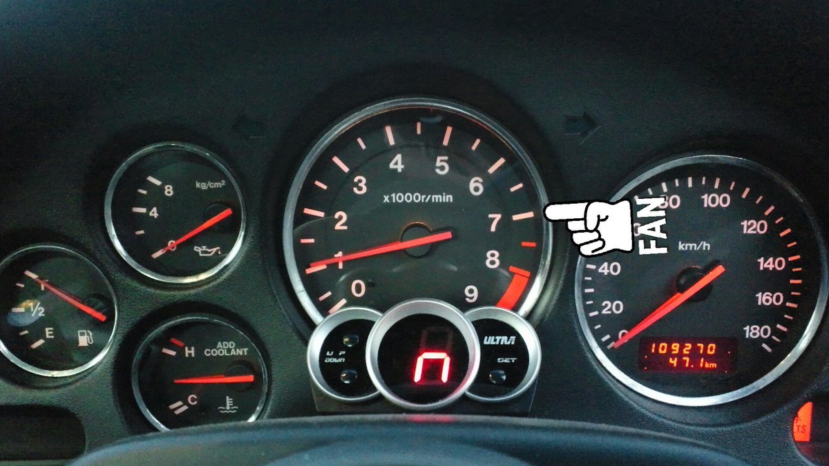 ひろよ Auf Twitter いっくよー １ Fd１型メーター ２ Fd２ ３型メーター アニメ版啓介fdはこれ ４型は２型のが緑に光る ３ Fd５型メーター針の位置と色が特徴 ４ Fd６型メーター 文字盤が白になり 赤色に光る T Co Nut1kyaqmo