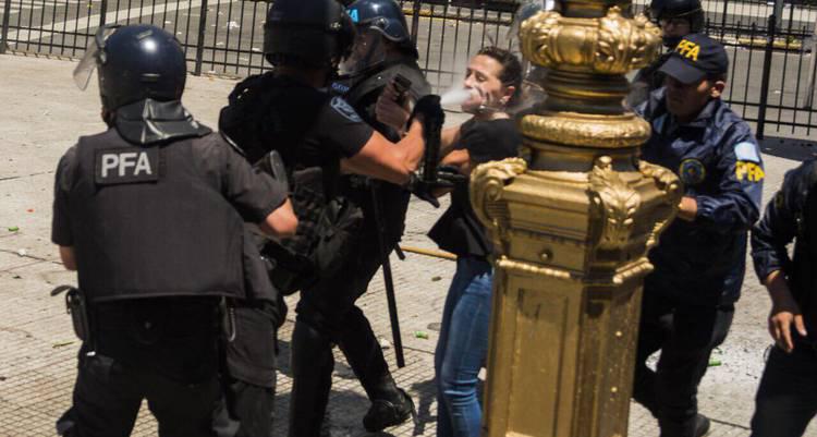 ¿Y Almagro? Argentina suma 725 fallecidos por represión de Macri wp.me/p7jxjR-EWt #21Dic