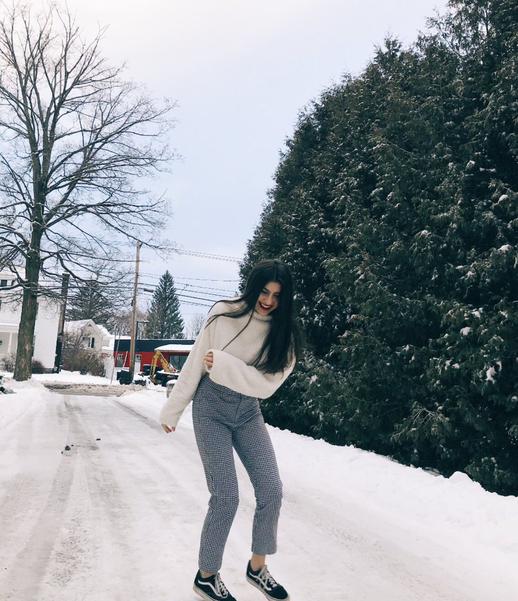 bellefox_'s tweet photo. Mood because Christmas is TOMORROW !! https://t.co/e615tTORzy