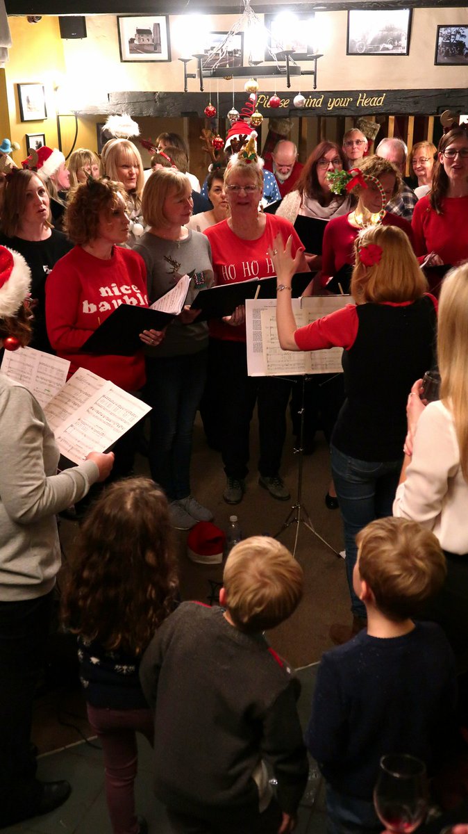 magsplaces's tweet photo. A #dailyphoto for @magsplaces that captures for me the real essence (like nothing else) of #christmas and big thank you to Kings Bromley choir - each and everyone - and The Royal Oak @rob_nason @JennyProcter https://t.co/OHNZOGnld3