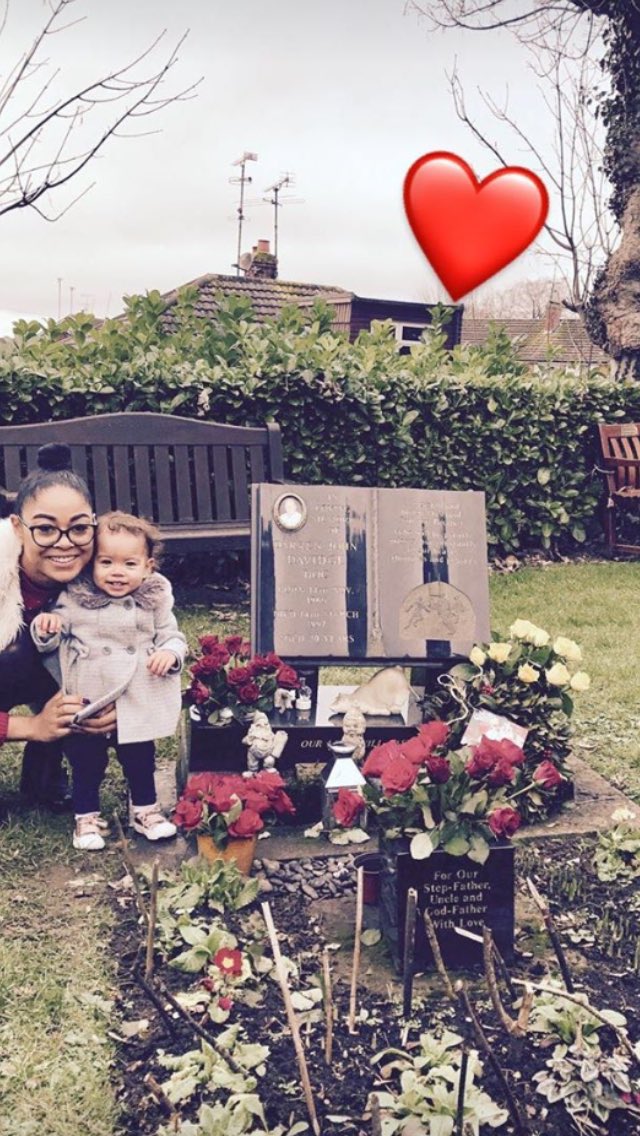 Happy Christmas Darren from <a href="/katylye/">IAmCryptoWolfy</a> and me. Lily would have loved you 💕 especially as you loved Christmas so much 🎅🏻🎄#RIP