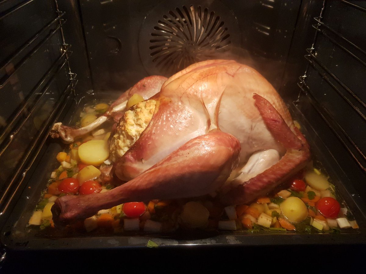 HTanis34's tweet photo. Frohe Weihnachten 🎄 und schöne Feiertage 🙏 https://t.co/sSv7PhkwiV