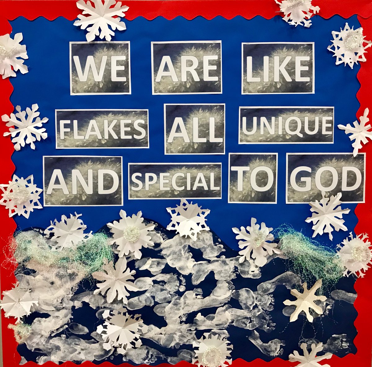 RockcliffeSch's tweet photo. Merry Christmas everyone.  Enjoy the big day tomorrow with your families and loved ones.  #JoyToTheWorld #BelieveAndAchieve https://t.co/mKTWPkDSNl
